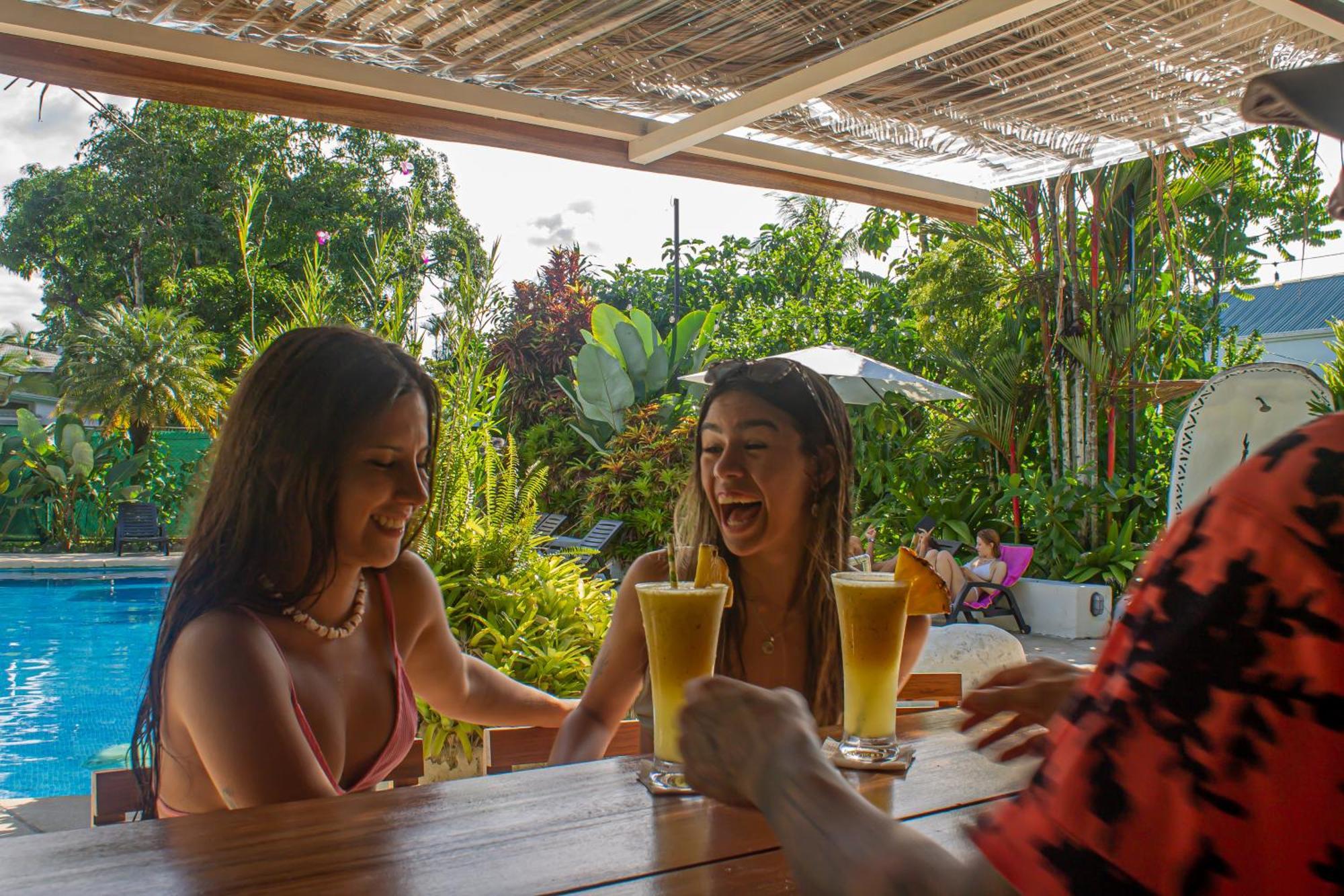El Clan Hostel Puerto Viejo de Talamanca Kültér fotó
